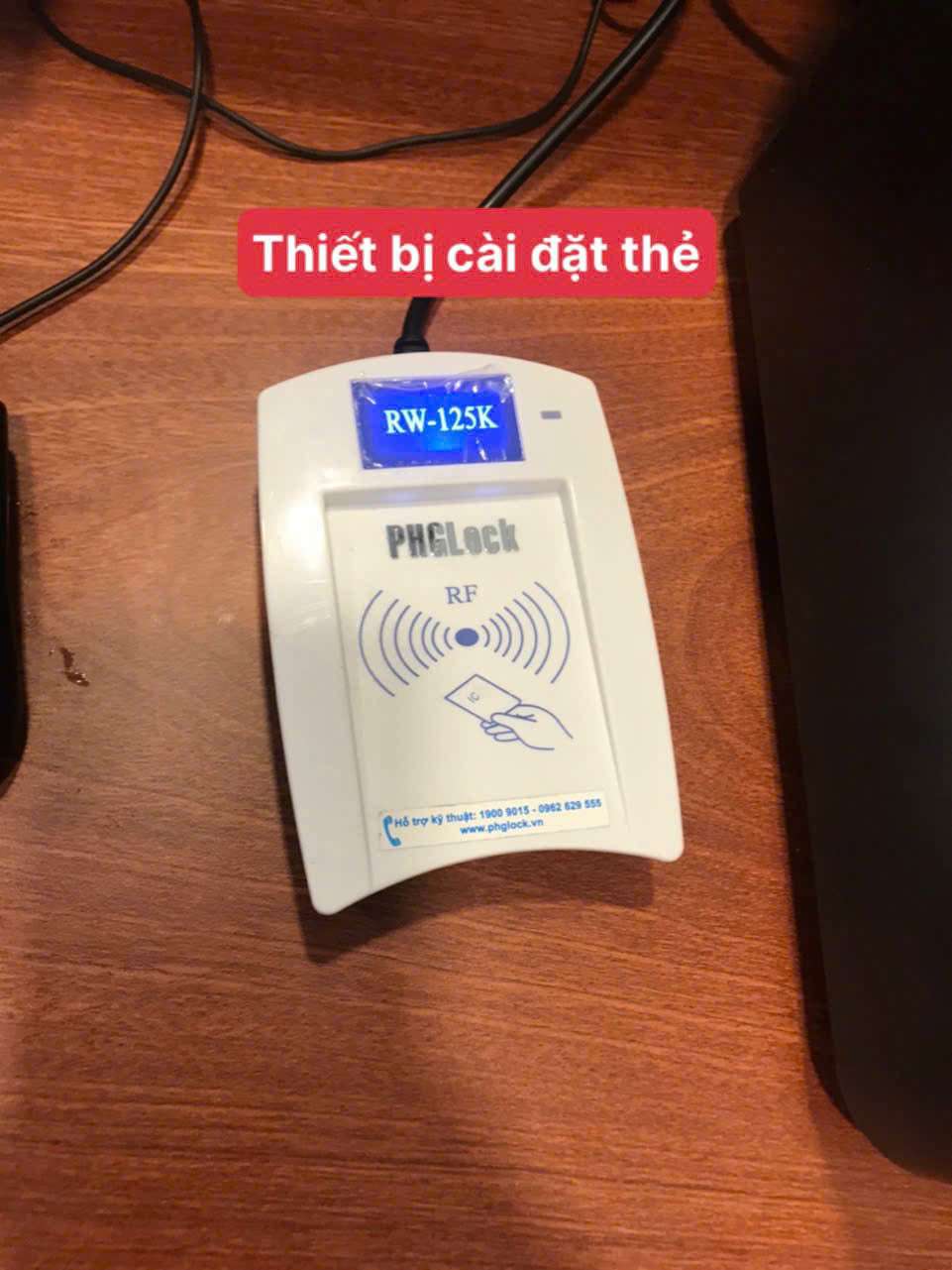 thiet-bi-cai-dat-the-khoa-cua-khach-san